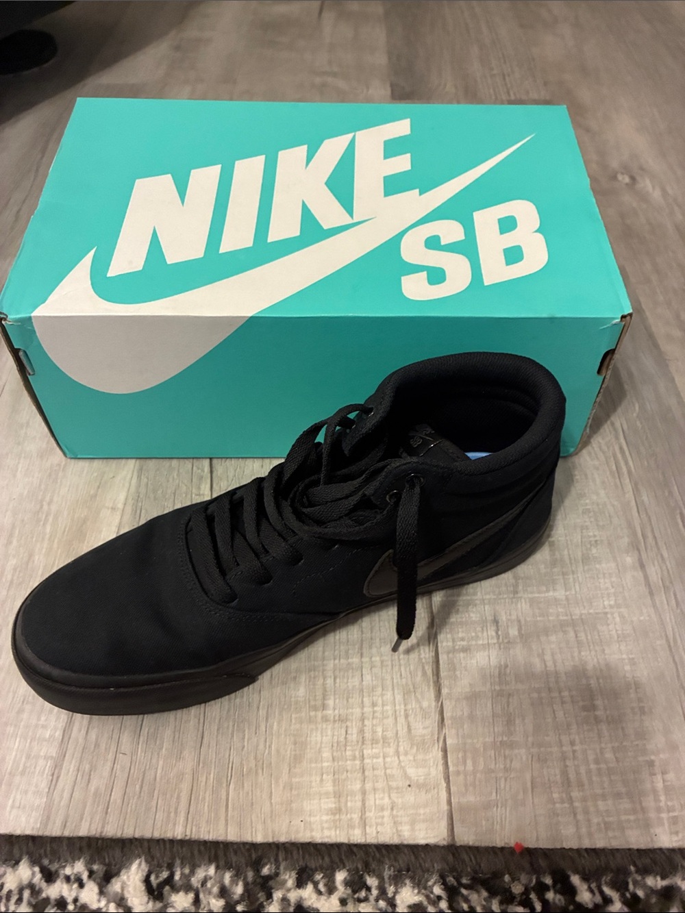 Nike Men’s Black High-Top Skate Sneaker
